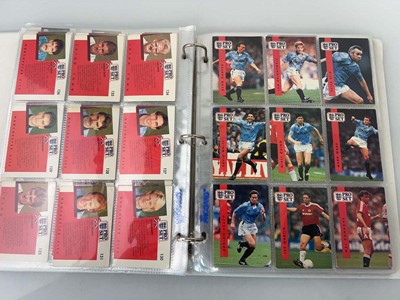 Lot 1513 - Folder of vintage football cards
