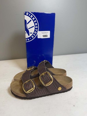 Lot 1303 - Birkenstock UK5 arizona big buckle raffia...