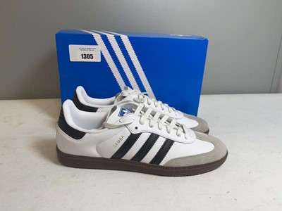 Lot 1305 - Adidas UK9 samba OG trainers in white - boxed