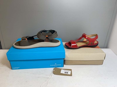 Lot 1319 - 2x Boxed pairs of Clarks sandals to include un...