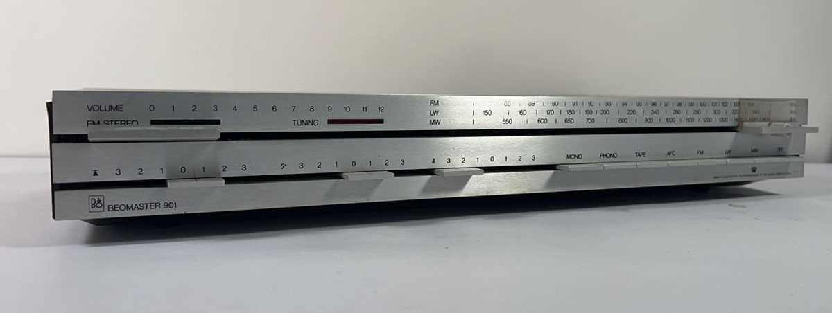 Lot A Bang and Olufsen Beomaster 901 AM/FM stereo...