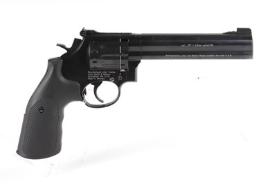 Lot 272 - .177 Smith & Wesson Model 586 6 ins Co2 air...
