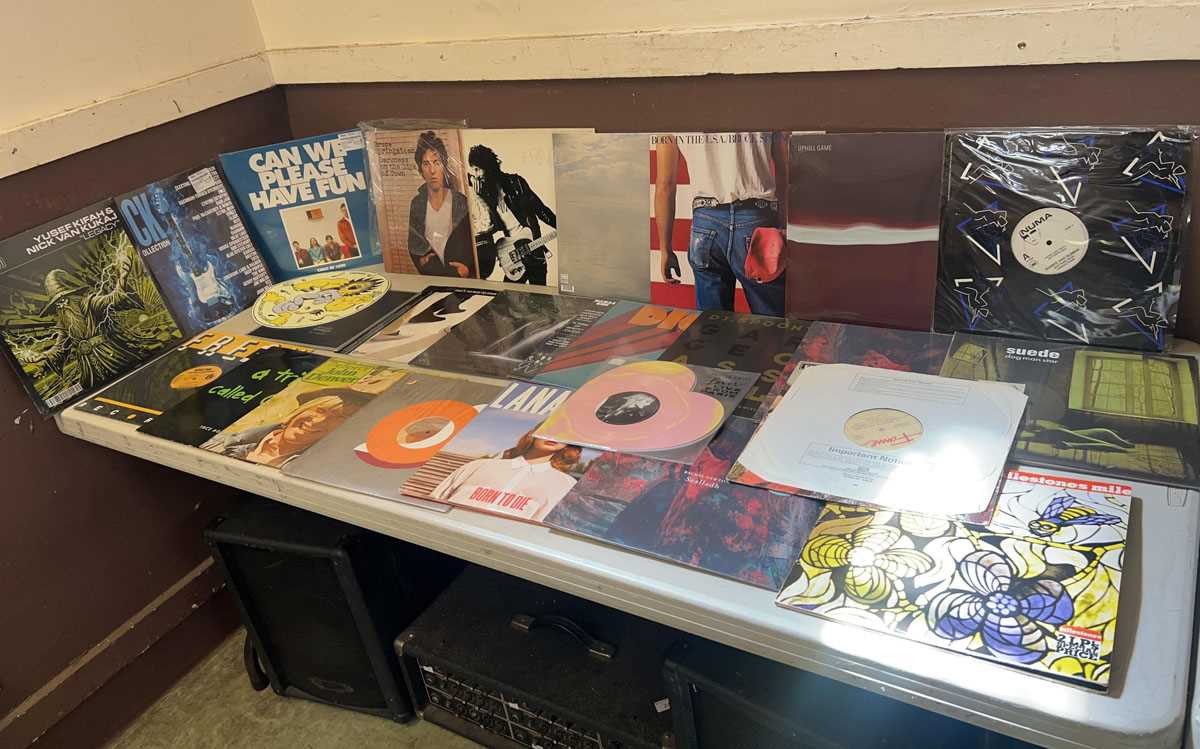 Lot A box containing an assortment of vinyl...
