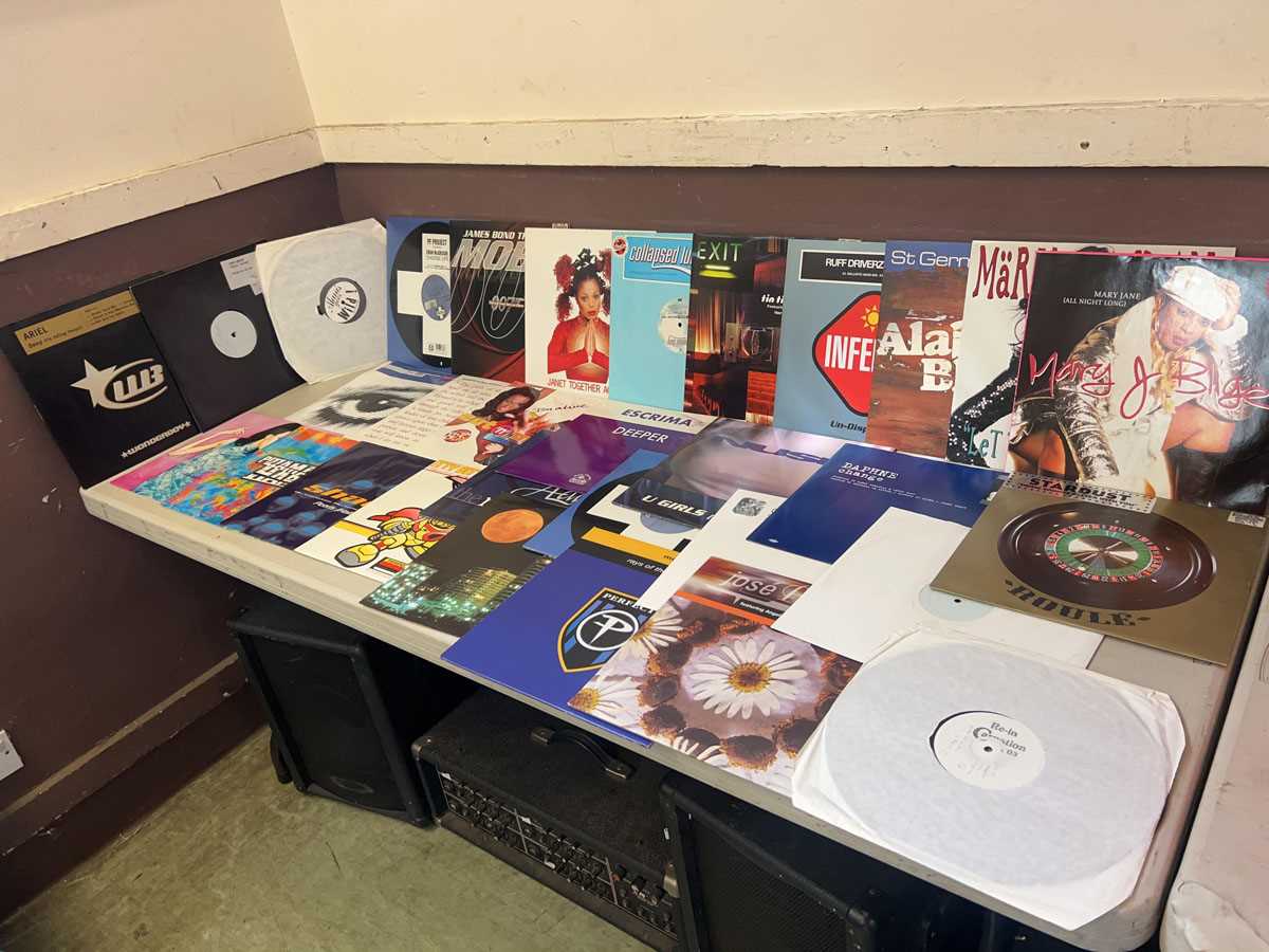 Lot A box containing an assortment of vinyl...