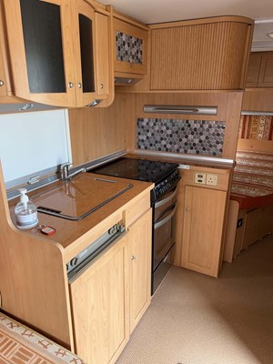 Lot 4253 - Burstner Ventana Classic 4-berth single-axle...