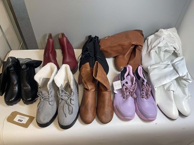 Lot 1342 - 9x Pairs of boots in various styles
