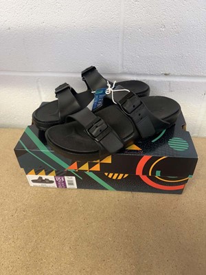 Lot Boxed pair of Skechers foamies arch comfort...