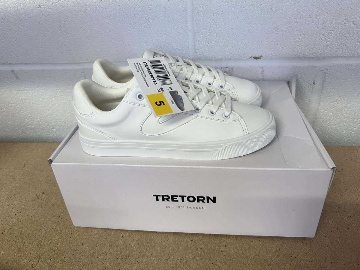 Lot Boxed pair of Tretorn trainers size UK 5