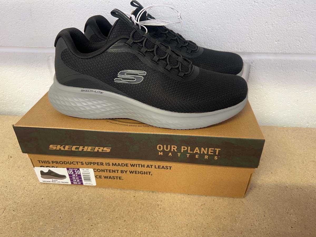 Lot Boxed pair of Skechers skech-lite air cooled...