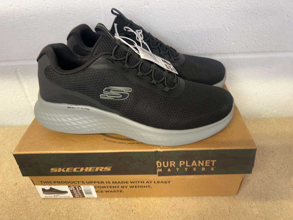 Lot Boxed pair of Skechers skech-lite air cooled...
