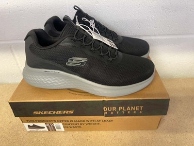 Lot Boxed pair of Skechers skech-lite air cooled...