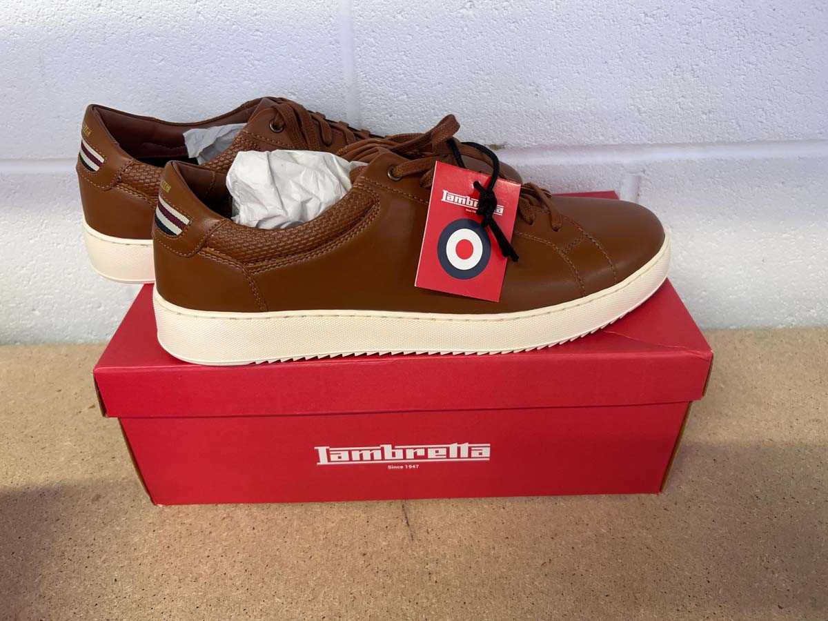 Lot Boxed pair of Lambretta 'Robbie' trainers size...