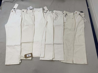 Lot 1358 - Quantity of Zara jeans