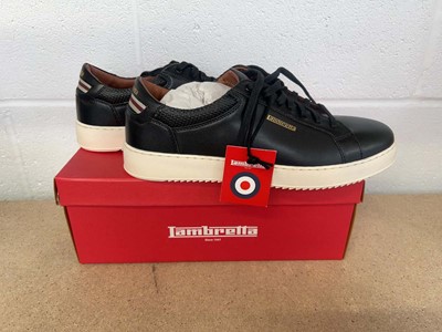 Lot Boxed pair of Lambretta 'Robbie' trainers size UK