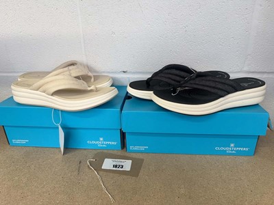 Lot x2 boxed pairs of Cloudsteppers by Clarks...