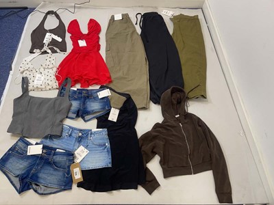 Lot 1376 - Zara & Sister Companies clothing