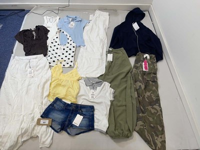 Lot 1377 - Zara & Sister Companies clothing