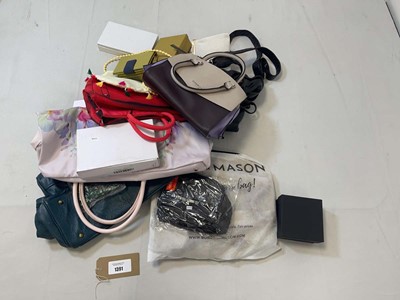 Lot 1391 - Various bags