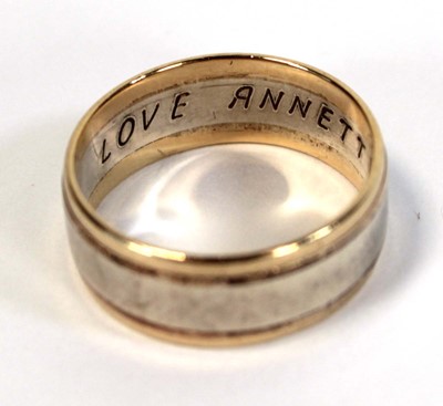 Lot 635 - A 9ct two colour gold wedding band, band w. 7...