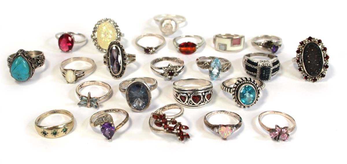 Lot 664 - Twenty-three silver, metalware and base metal...