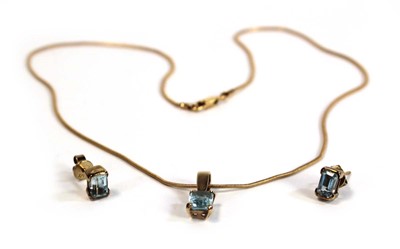 Lot 681 - A 9ct yellow gold snakelink necklace...