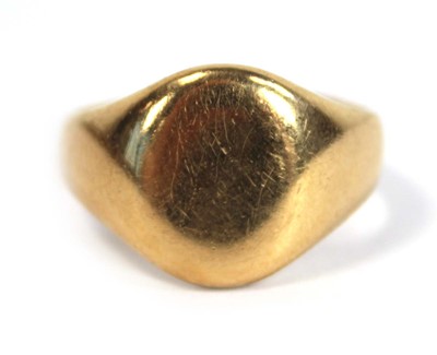 Lot 694 - An 18ct yellow gold signet ring, London...
