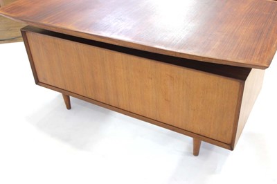 Lot 252 - Christopher Heal for Heals, a 1950's 'floating'...