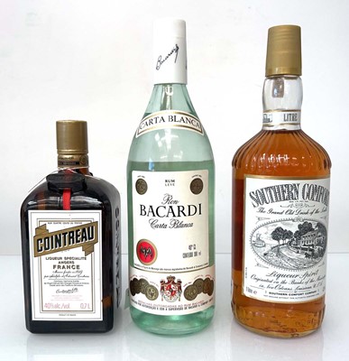 Lot 167 - 3 bottles, 1x Cointreau orange Liqueur 40%...