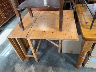Lot 1705 - Pine drop side dining table
