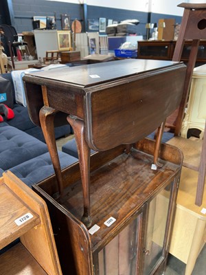 Lot 1750 - Small Edwardian drop side occasional table