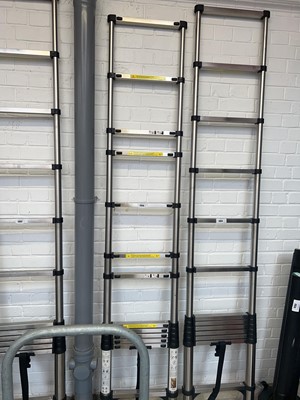 Lot 2056 - Aluminium telescopic ladder
