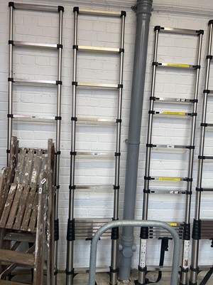 Lot 2057 - Aluminium telescopic ladder