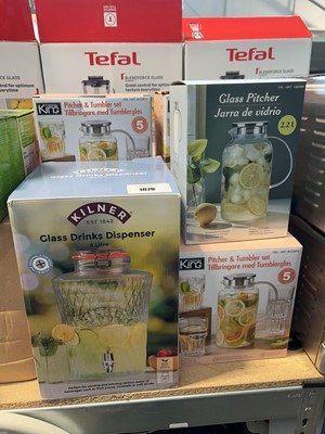 Lot 1070 - 7 boxed drinks dispensers/tumblers