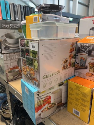 Lot 1073 - 2 boxes of microwavable tubs and 2 unboxed tubs