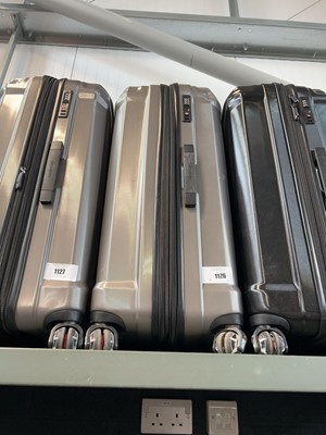 Lot 1126 - Silver Samsonite suitcase set