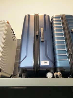 Lot 1142 - Samsonite suitcase