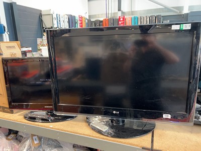 Lot 1158 - Large old LG TV with remote together with a...