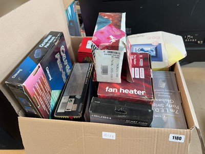 Lot 1180 - Box containing various electrical items