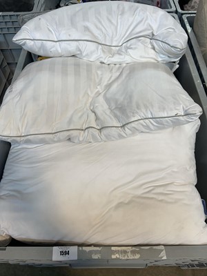 Lot 1594 - Pallet of mixed bedding to include pillows,...