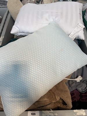 Lot 1595 - Pallet of mixed bedding to include pillows,...