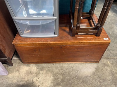 Lot 1791 - Mahogany blanket box