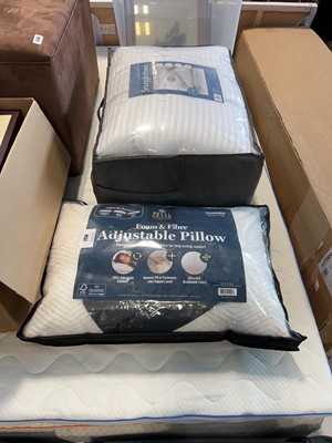 Lot 1837 - Hotel Grand memory foam pillow and a...
