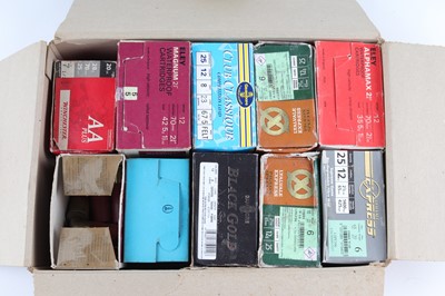 Lot 2009 - (S2) Box of assorted 12 bore shotgun...