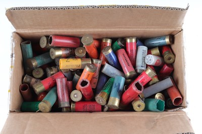 Lot 2014 - (S2) Box of loose collector cartridges and cases