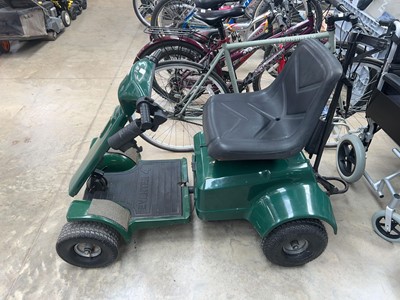 Lot 2327 - Eventer 4 golf buggy with key and charger