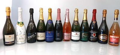 Lot 269 - 12 bottles of sparkling, 1x Freixenet Cordon...