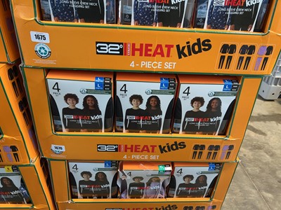 Lot 1676 - Box of kids 32 Degree Heat 4pce sets