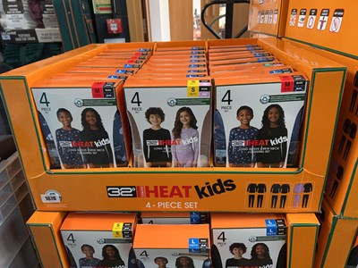 Lot 1678 - Box of kids 32 Degree Heat 4pce sets