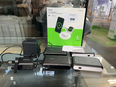 Lot 1214 - Belkin foldable charger together with some...