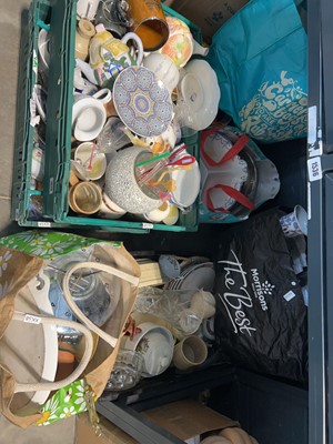 Lot 1670 - Cage underbay containing a large assortment of...